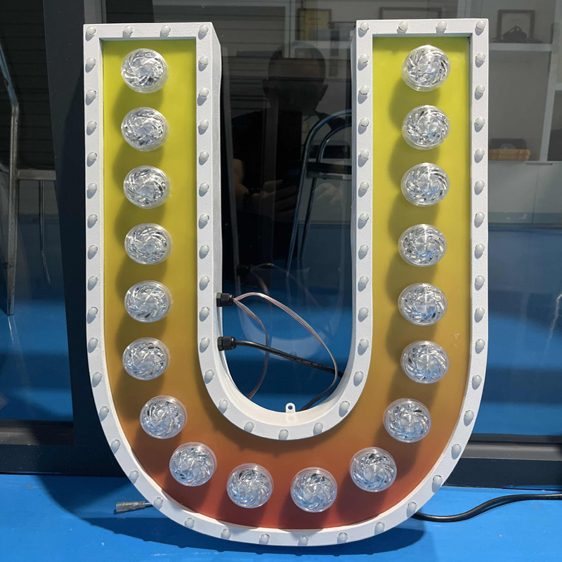 为何游乐场合常用金属LED发光字标识装饰？？？？？？